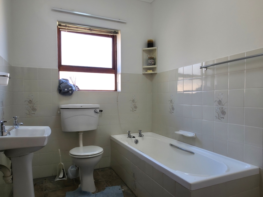 4 Bedroom Property for Sale in Noorsekloof Eastern Cape